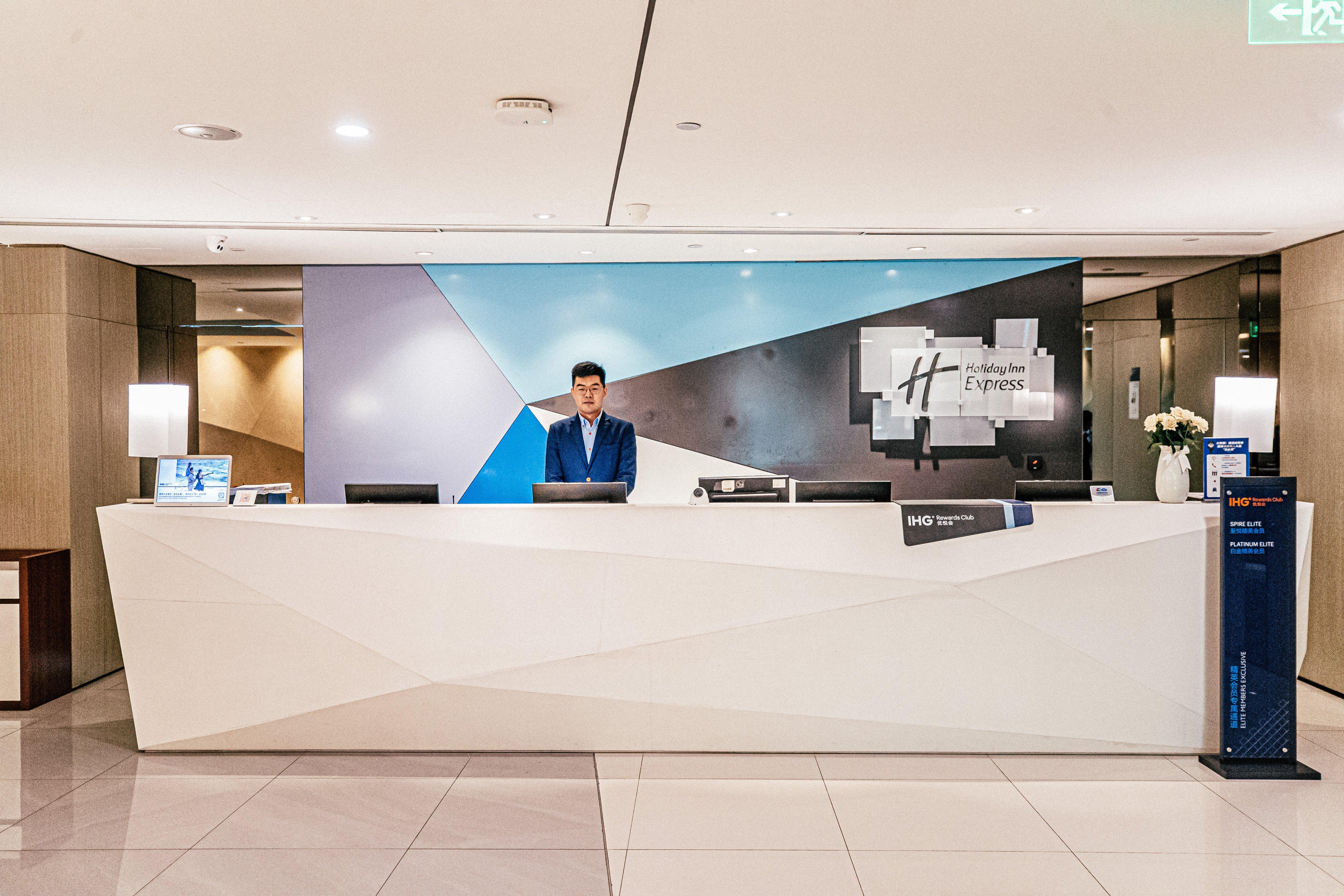 Holiday Inn Express Yingkou Onelong Plaza By Ihg Gaizhou Exterior foto